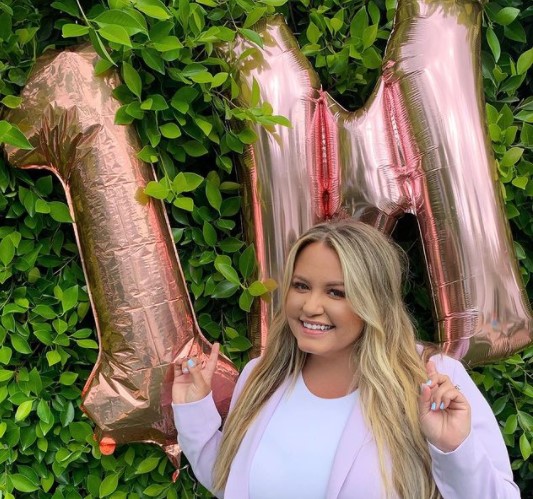 Anna Todd celebrating