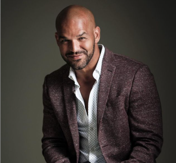 amaury nolasco posing for the photo