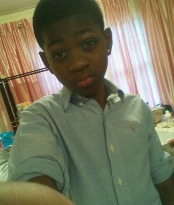 little lil nas x taking selfie