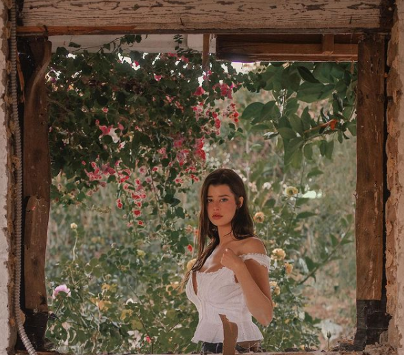sarah mcdaniel posing for the photo