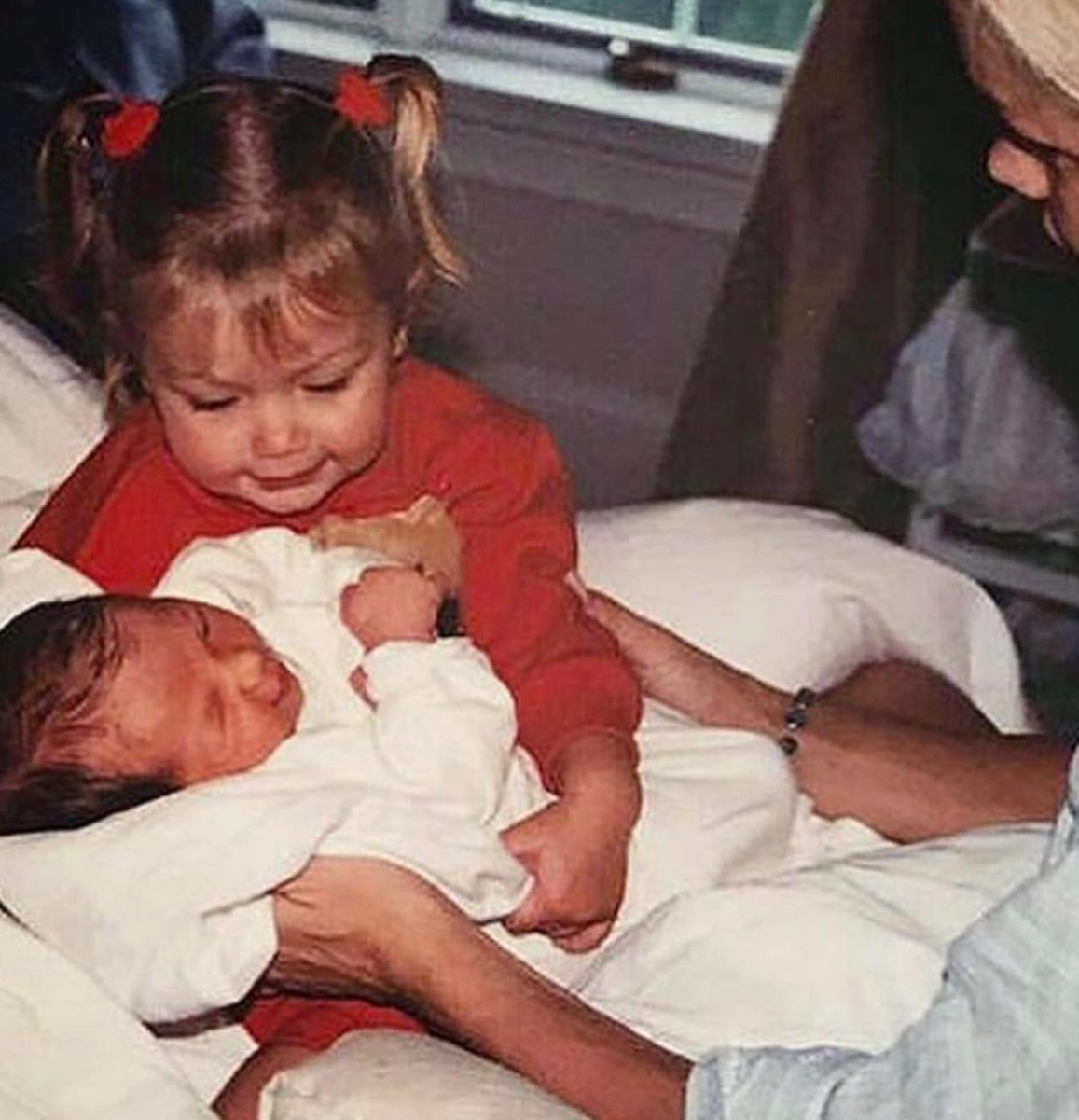 Bella's childhood picture with her sister